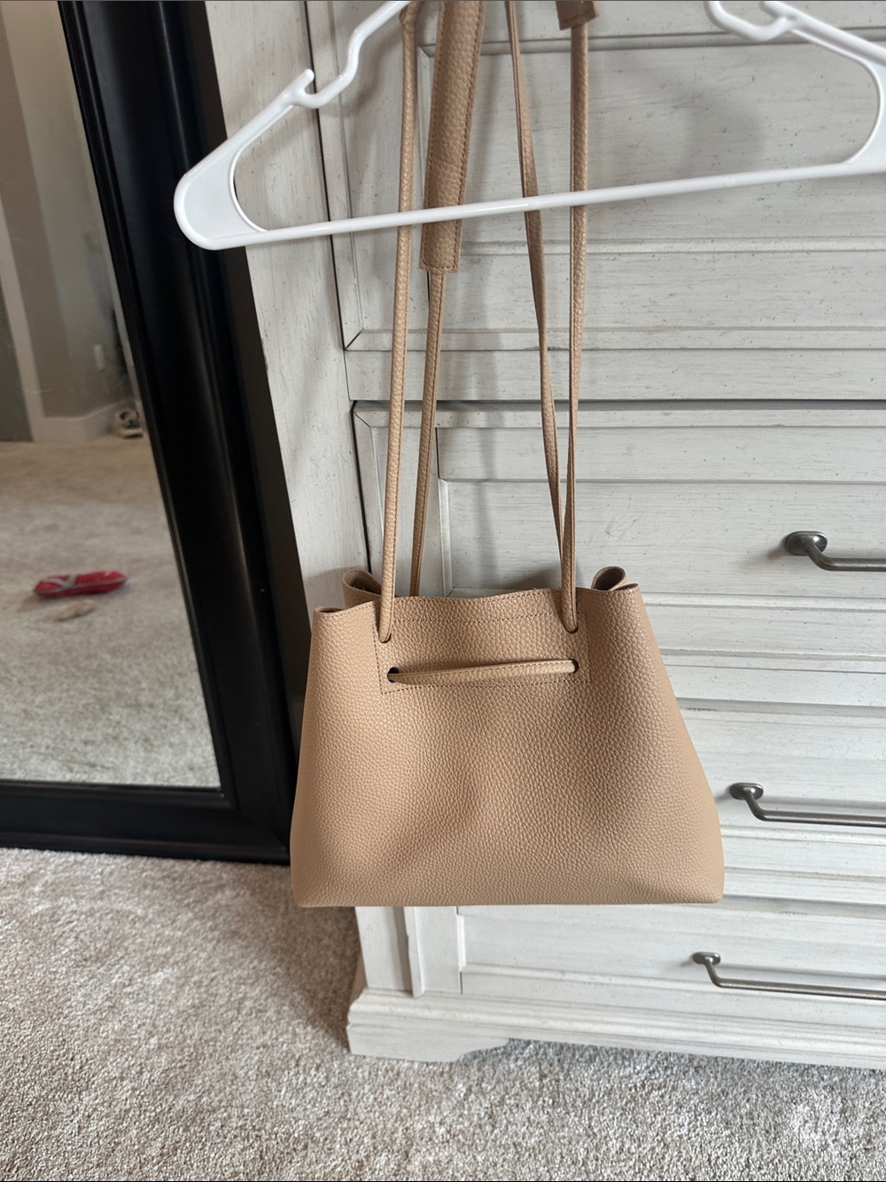 Women’s Minimalist Drawstring Shoulder Bag - Beige